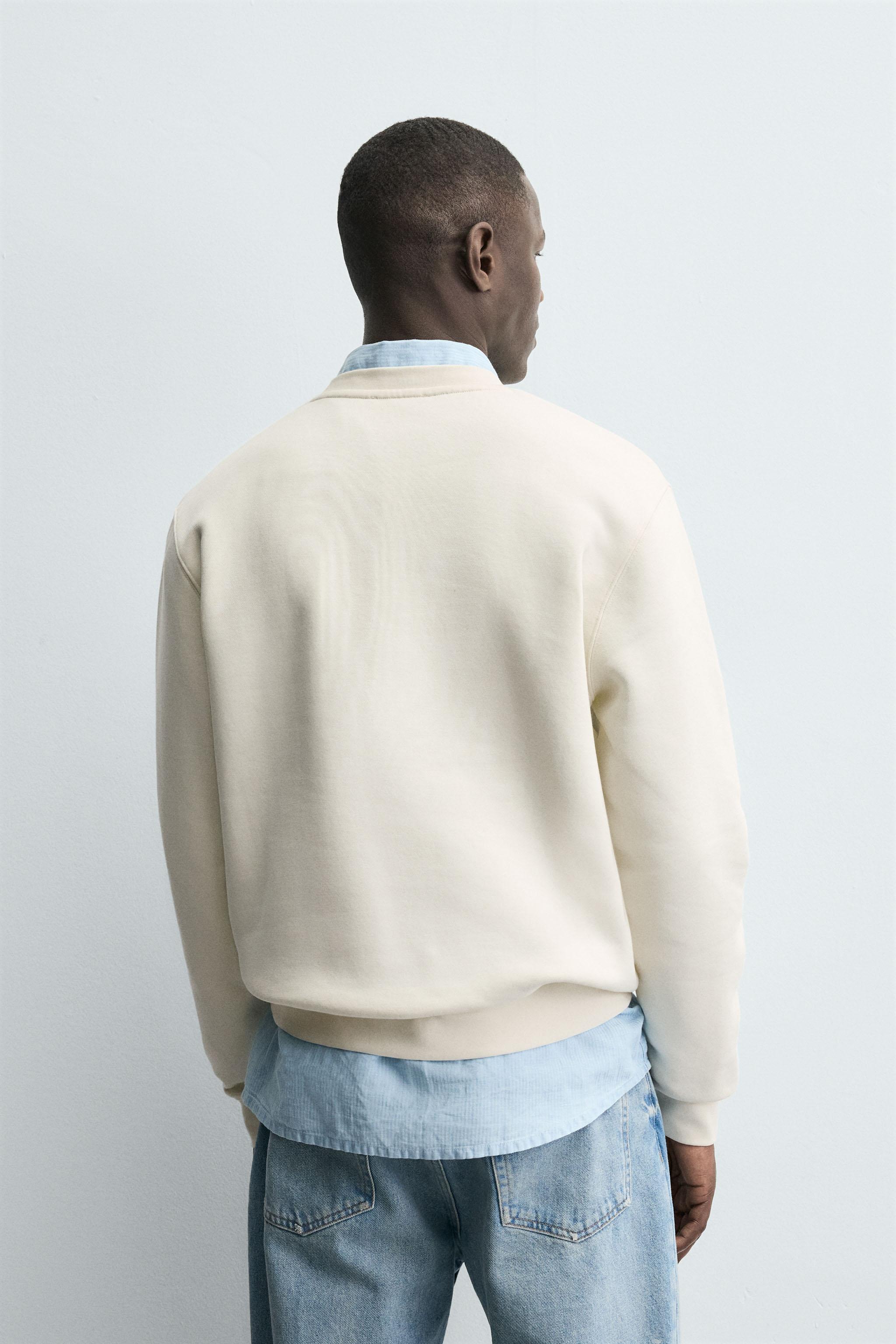 EMBROIDERED RABBIT SWEATSHIRT